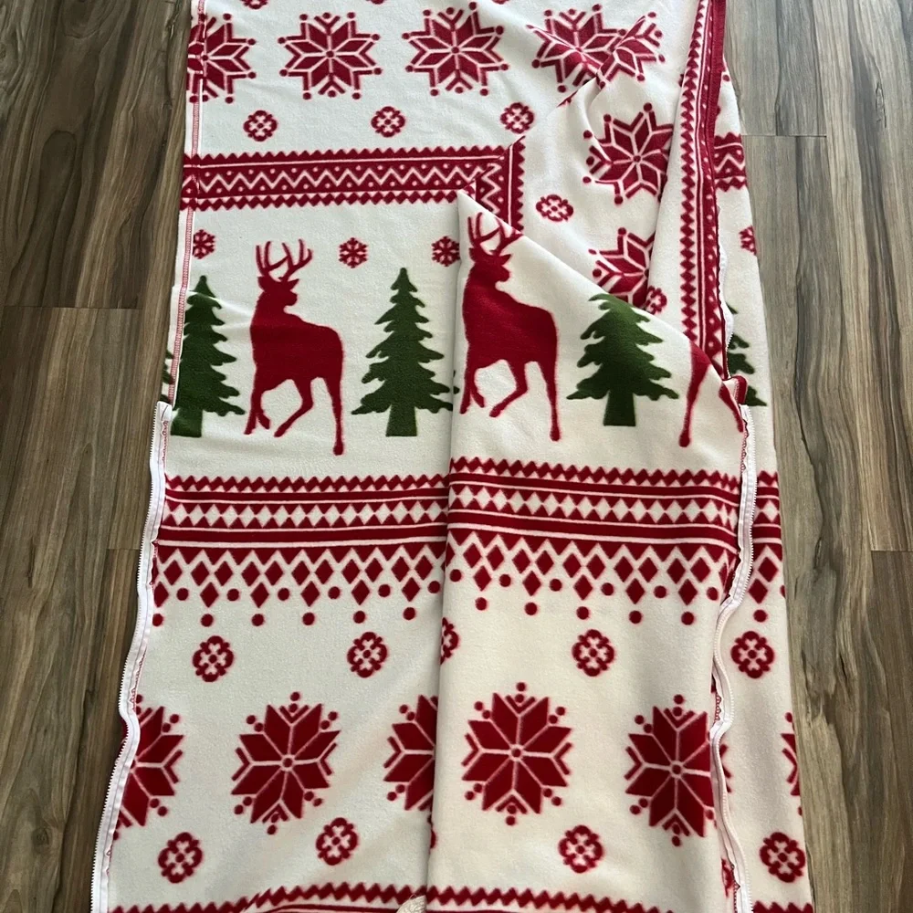 Christmas Holiday Reindeer Snowflakes Fleece Cuddle Wrap Blanket With zippers